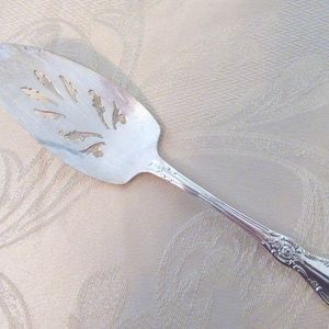 Wm. A Rogers Oneida LTD Silver Pie cutter/server